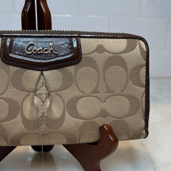 Coach Ashley Signature Logo Full Zip Wallet - Picture 3 of 15